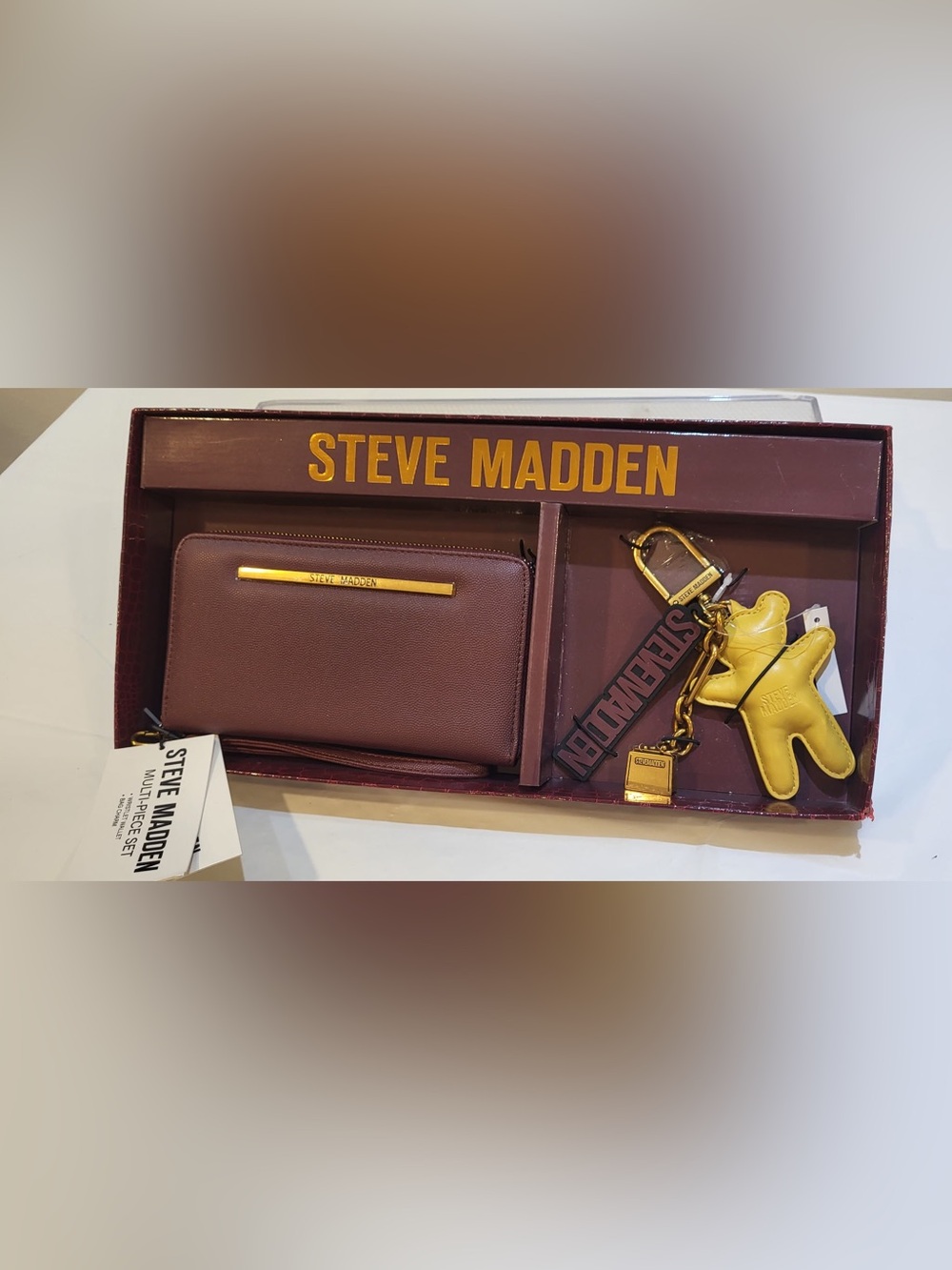 STEVE MADDEN blood stone wristlet with bag charm 2 piece set
